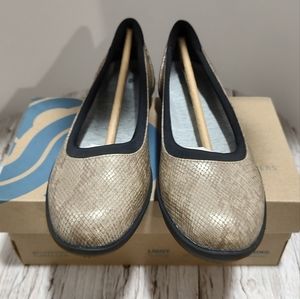 Clarks Cloudsteppers Ayla Low Flat Taupe Textile Size 6 Women